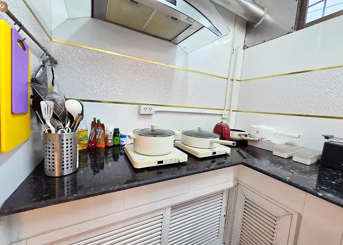 別荘 Cozy Living Sukhumvit 38 With Pool Table Near Bts Thonglor バンコク都